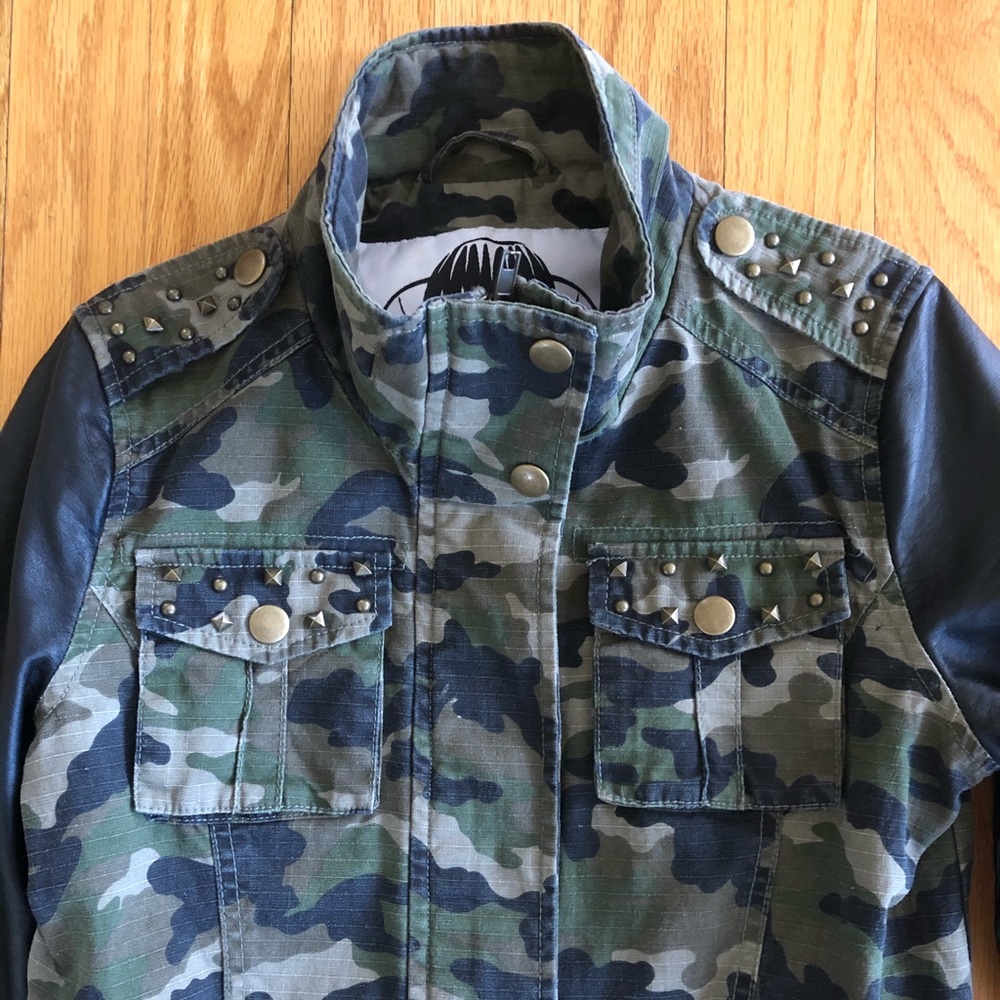 Nordstrom kids Girls Camo jacket - Picture 2 of 7